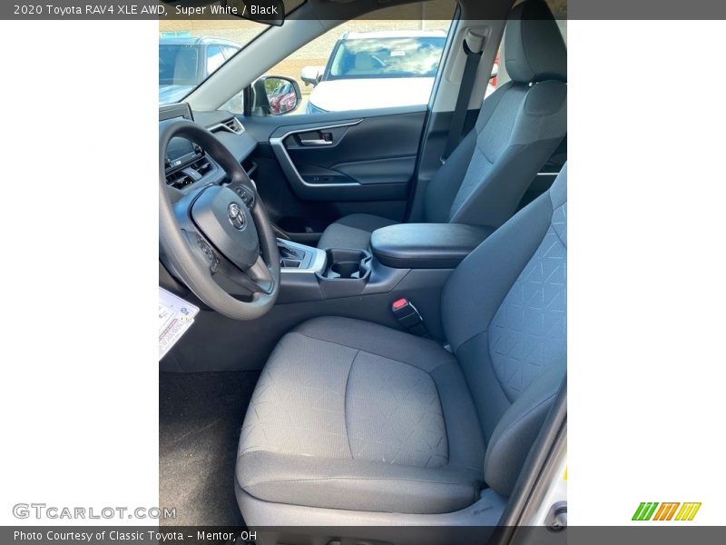 Super White / Black 2020 Toyota RAV4 XLE AWD
