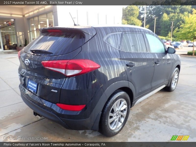 Black Noir Pearl / Gray 2017 Hyundai Tucson SE AWD