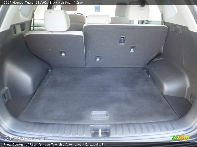 Black Noir Pearl / Gray 2017 Hyundai Tucson SE AWD