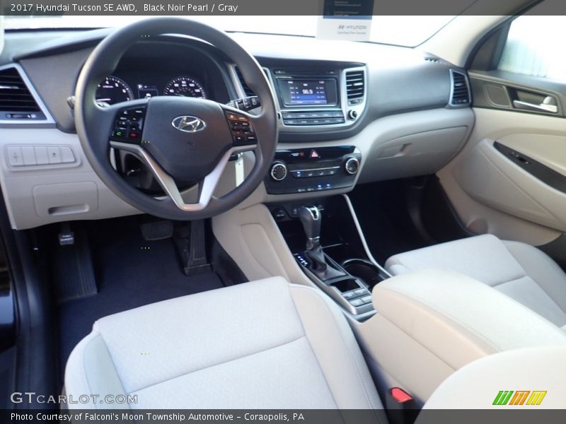 Black Noir Pearl / Gray 2017 Hyundai Tucson SE AWD