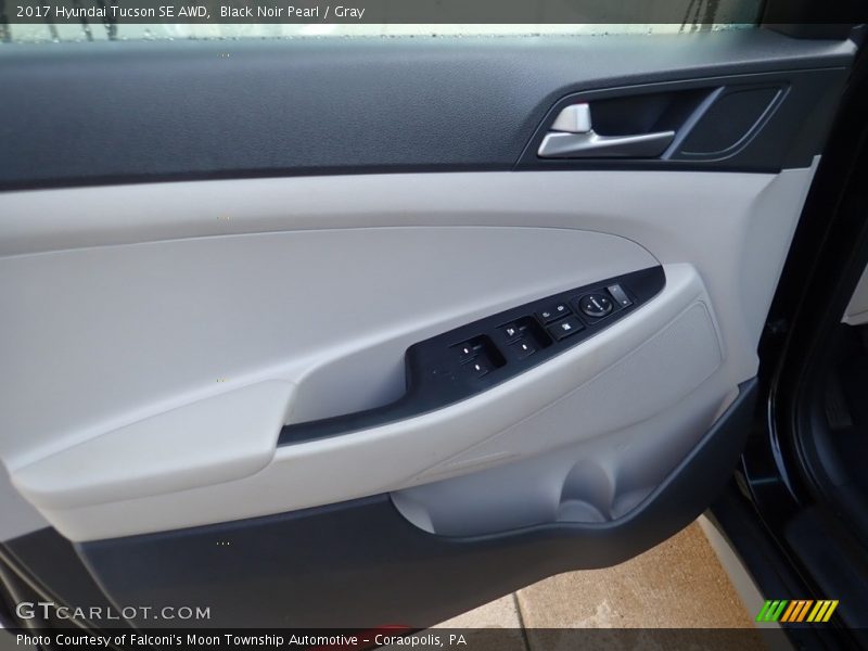 Black Noir Pearl / Gray 2017 Hyundai Tucson SE AWD