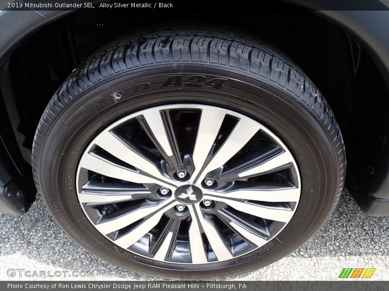 Alloy Silver Metallic / Black 2019 Mitsubishi Outlander SEL