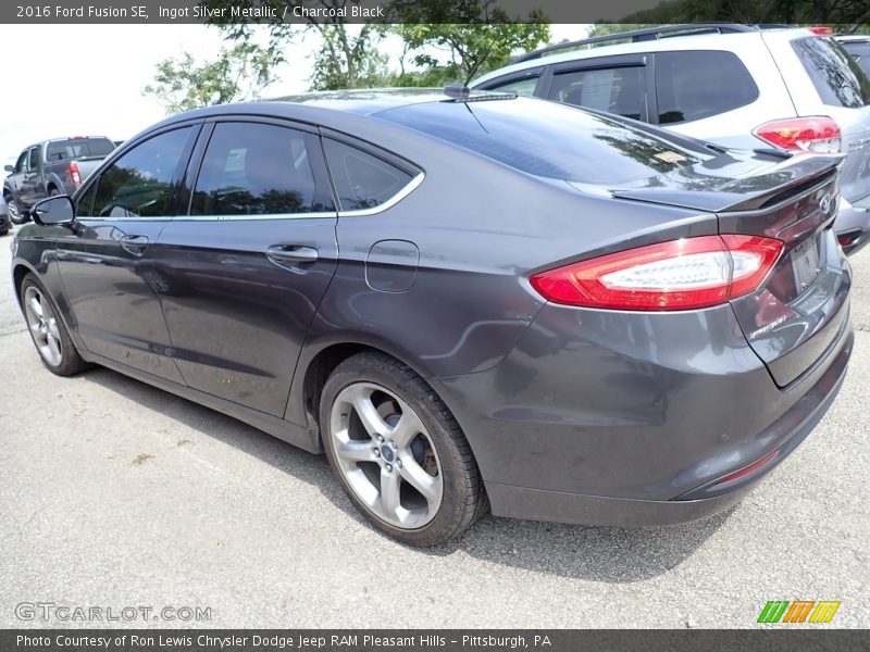 Ingot Silver Metallic / Charcoal Black 2016 Ford Fusion SE
