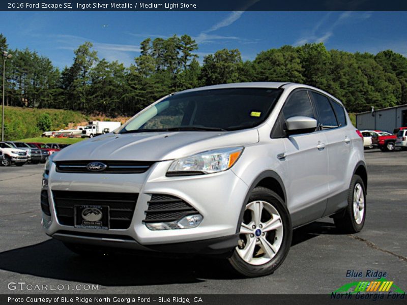 Ingot Silver Metallic / Medium Light Stone 2016 Ford Escape SE