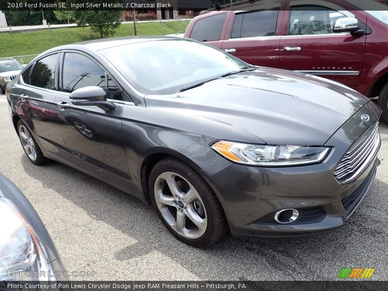 Ingot Silver Metallic / Charcoal Black 2016 Ford Fusion SE