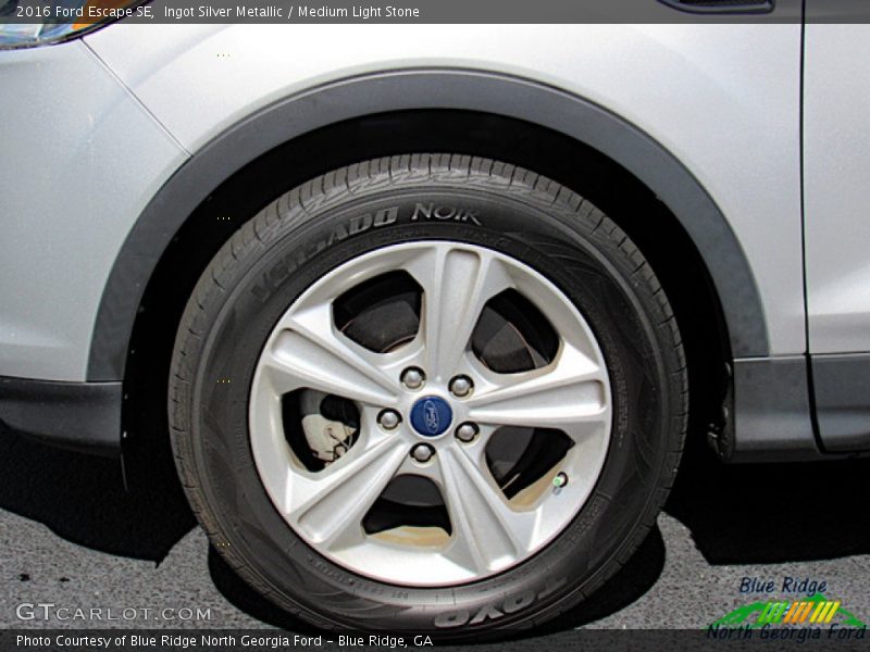 Ingot Silver Metallic / Medium Light Stone 2016 Ford Escape SE