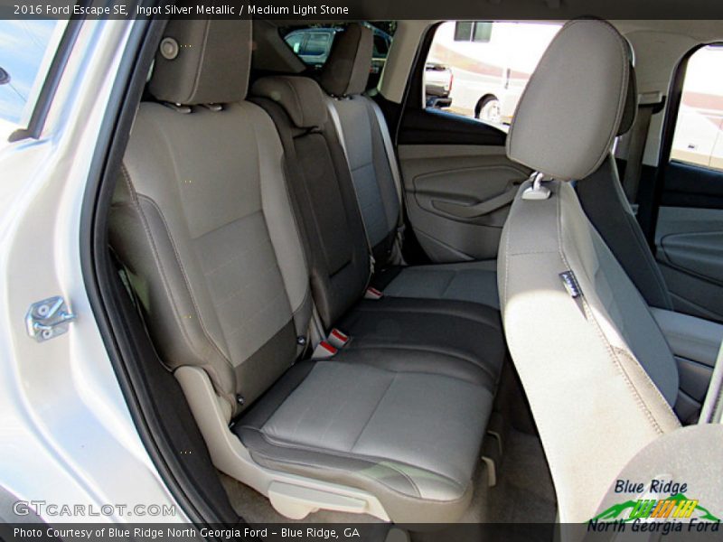 Ingot Silver Metallic / Medium Light Stone 2016 Ford Escape SE