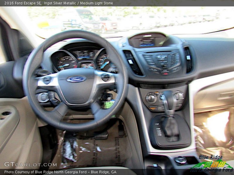 Ingot Silver Metallic / Medium Light Stone 2016 Ford Escape SE