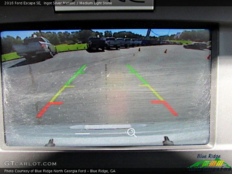 Ingot Silver Metallic / Medium Light Stone 2016 Ford Escape SE