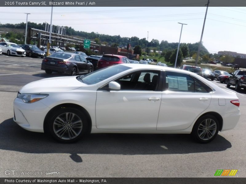 Blizzard White Pearl / Ash 2016 Toyota Camry SE