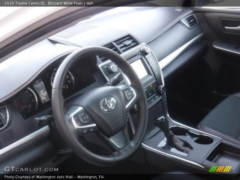 Blizzard White Pearl / Ash 2016 Toyota Camry SE