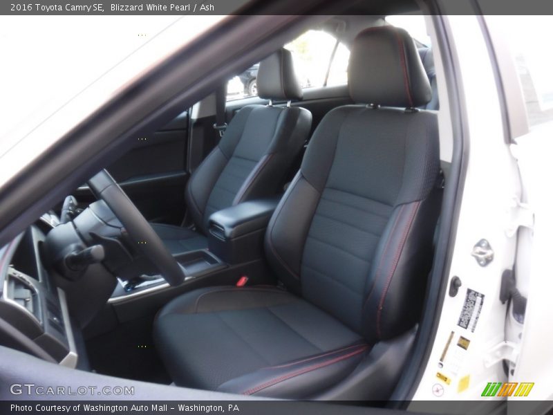 Blizzard White Pearl / Ash 2016 Toyota Camry SE