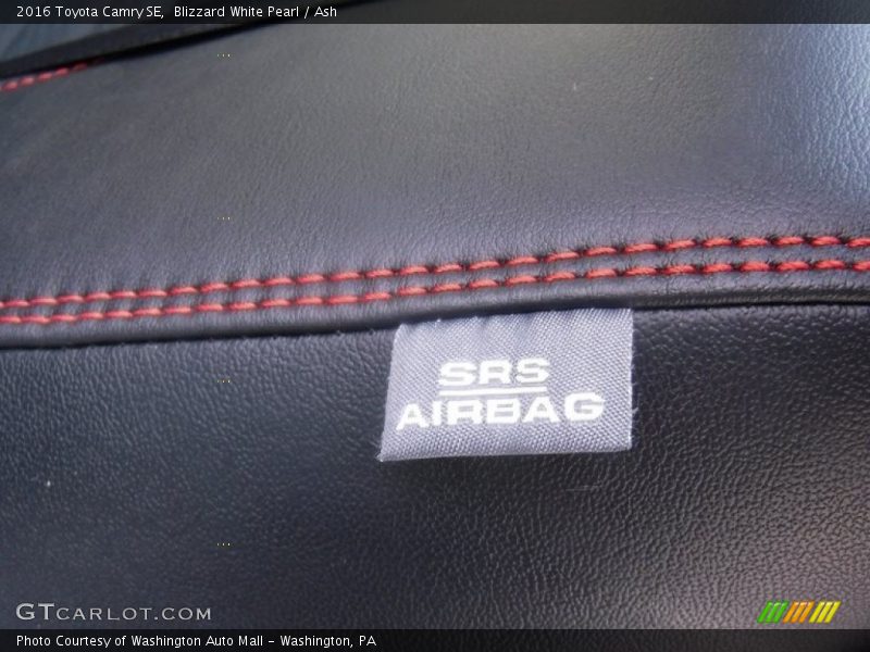 Blizzard White Pearl / Ash 2016 Toyota Camry SE