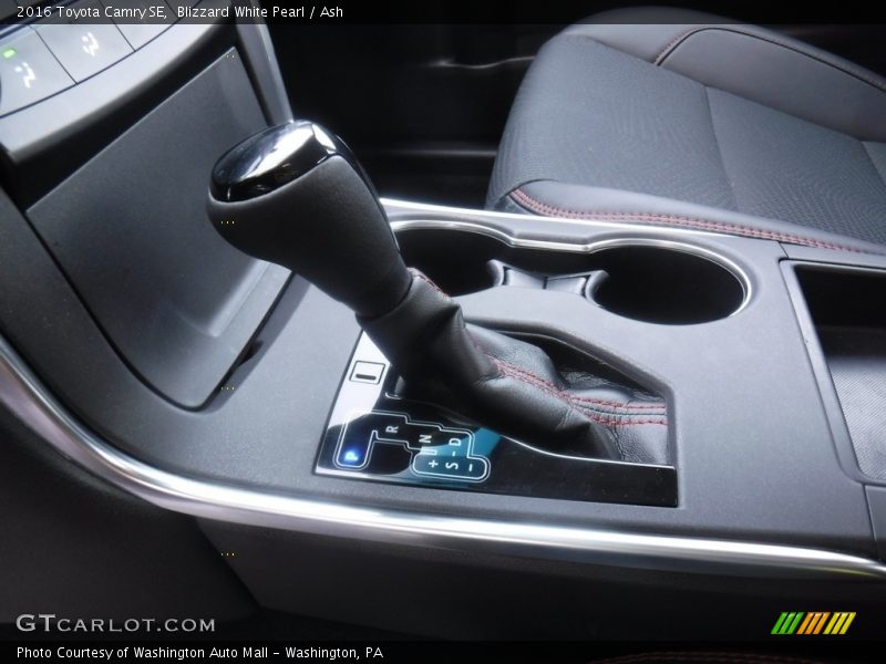 Blizzard White Pearl / Ash 2016 Toyota Camry SE