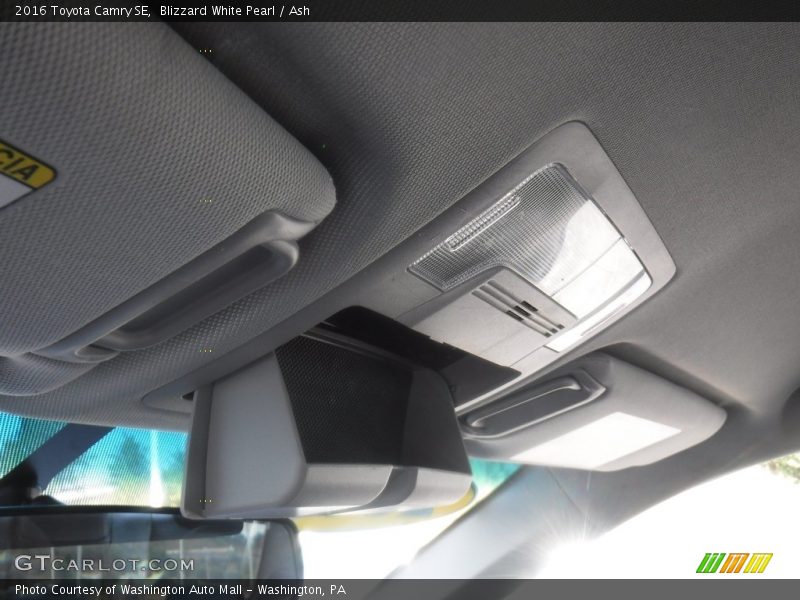Blizzard White Pearl / Ash 2016 Toyota Camry SE