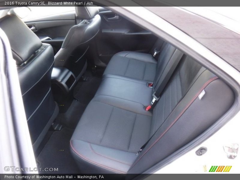 Blizzard White Pearl / Ash 2016 Toyota Camry SE