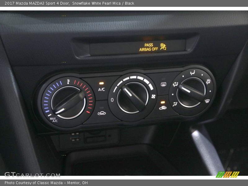 Snowflake White Pearl Mica / Black 2017 Mazda MAZDA3 Sport 4 Door