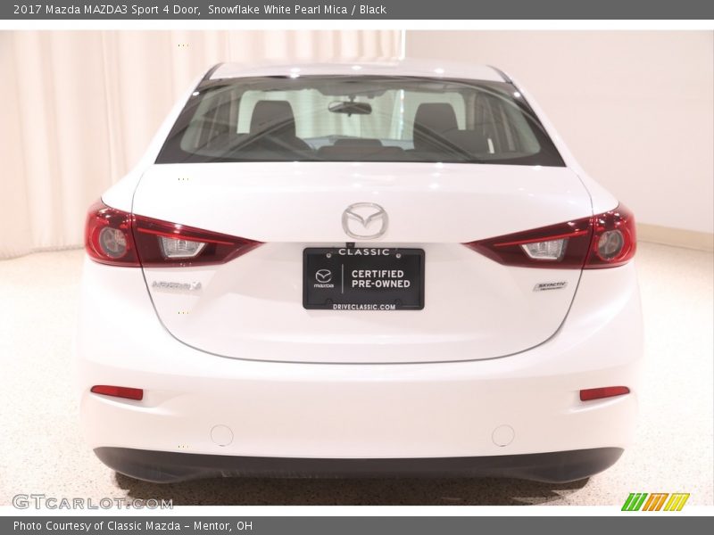 Snowflake White Pearl Mica / Black 2017 Mazda MAZDA3 Sport 4 Door