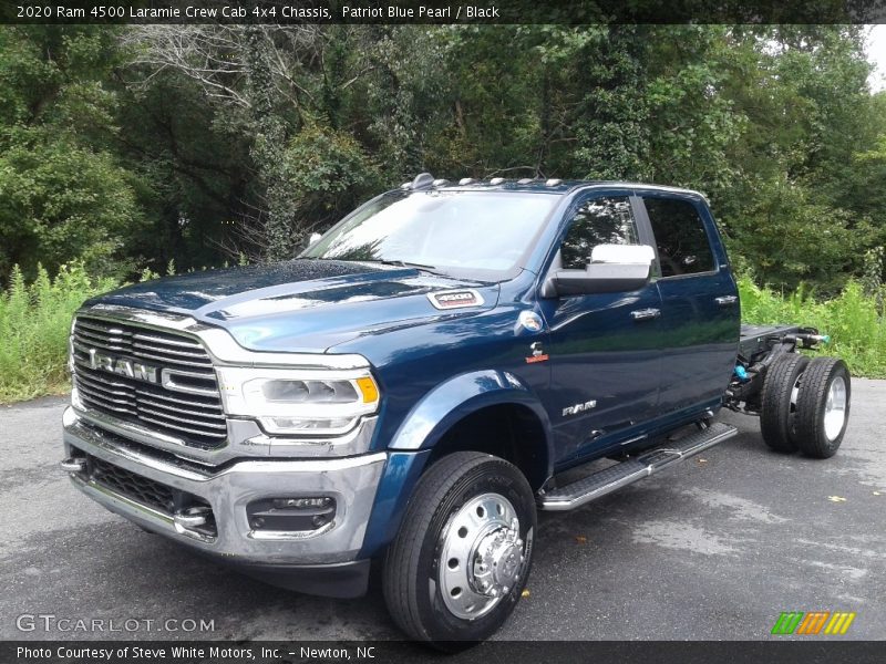 Front 3/4 View of 2020 4500 Laramie Crew Cab 4x4 Chassis