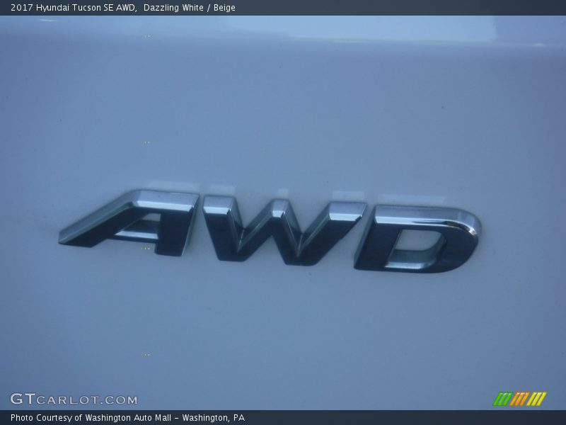 Dazzling White / Beige 2017 Hyundai Tucson SE AWD