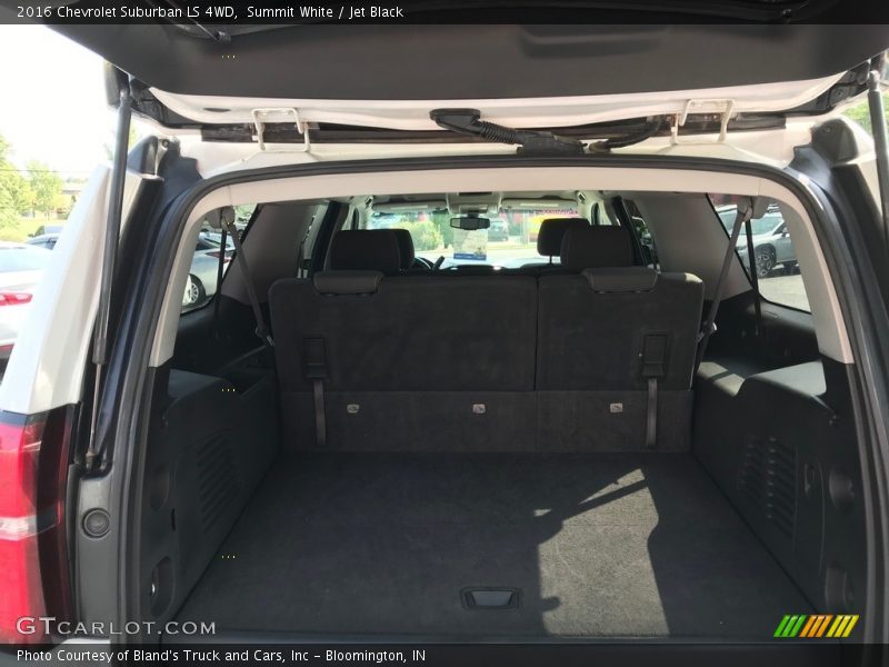  2016 Suburban LS 4WD Trunk