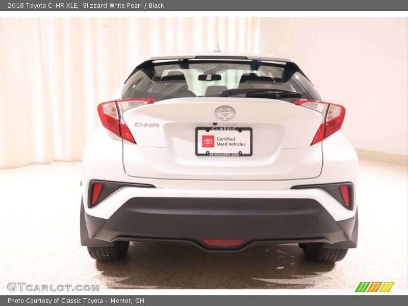 Blizzard White Pearl / Black 2018 Toyota C-HR XLE