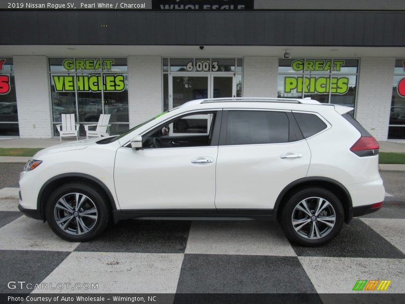 Pearl White / Charcoal 2019 Nissan Rogue SV