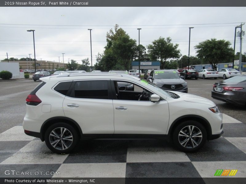 Pearl White / Charcoal 2019 Nissan Rogue SV