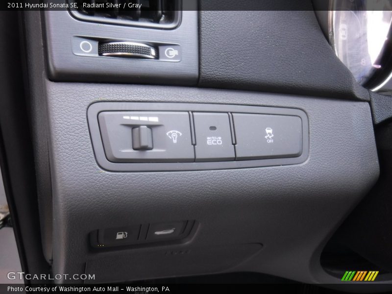 Radiant Silver / Gray 2011 Hyundai Sonata SE