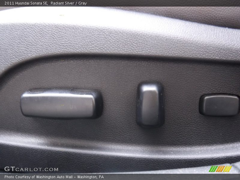 Radiant Silver / Gray 2011 Hyundai Sonata SE