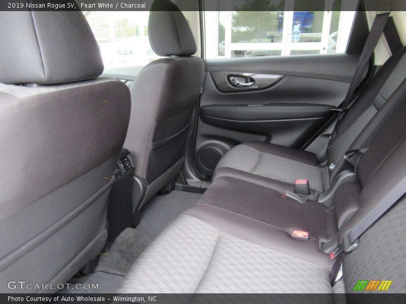 Pearl White / Charcoal 2019 Nissan Rogue SV