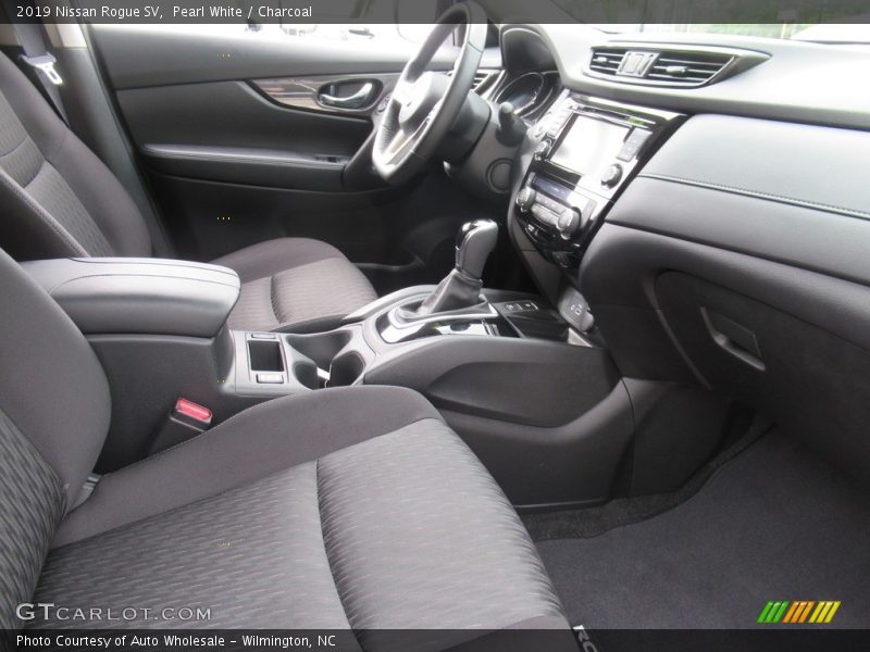 Pearl White / Charcoal 2019 Nissan Rogue SV