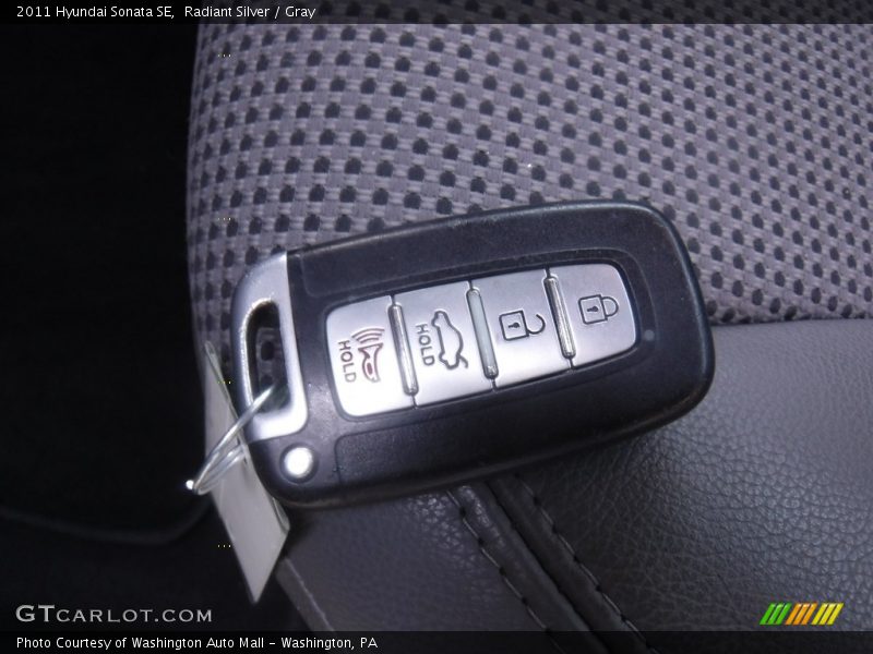 Radiant Silver / Gray 2011 Hyundai Sonata SE