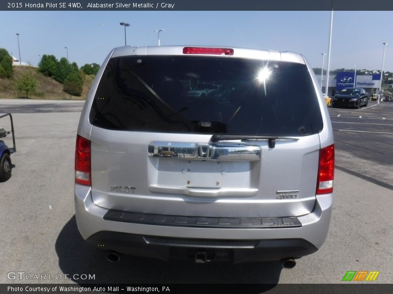 Alabaster Silver Metallic / Gray 2015 Honda Pilot SE 4WD