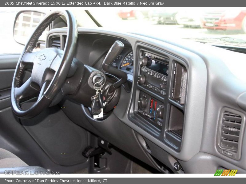 Dark Blue Metallic / Medium Gray 2005 Chevrolet Silverado 1500 LS Extended Cab 4x4