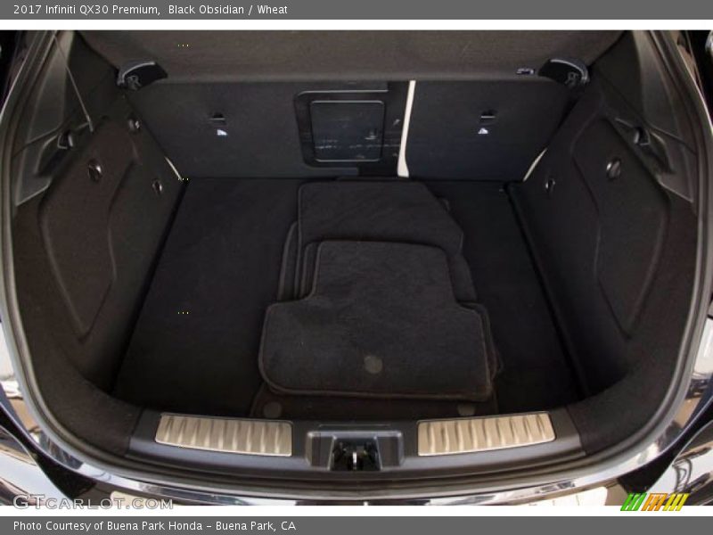  2017 QX30 Premium Trunk