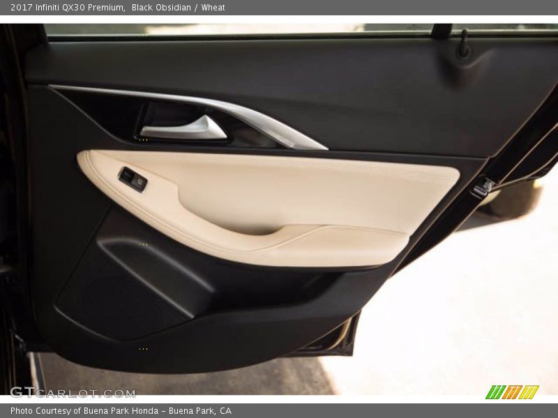 Door Panel of 2017 QX30 Premium