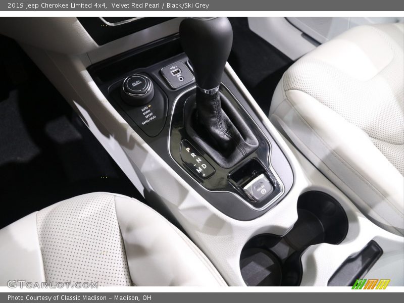 Velvet Red Pearl / Black/Ski Grey 2019 Jeep Cherokee Limited 4x4