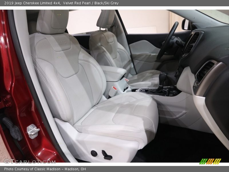 Velvet Red Pearl / Black/Ski Grey 2019 Jeep Cherokee Limited 4x4