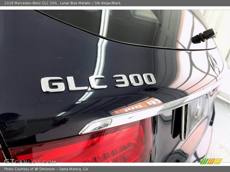 Lunar Blue Metallic / Silk Beige/Black 2018 Mercedes-Benz GLC 300