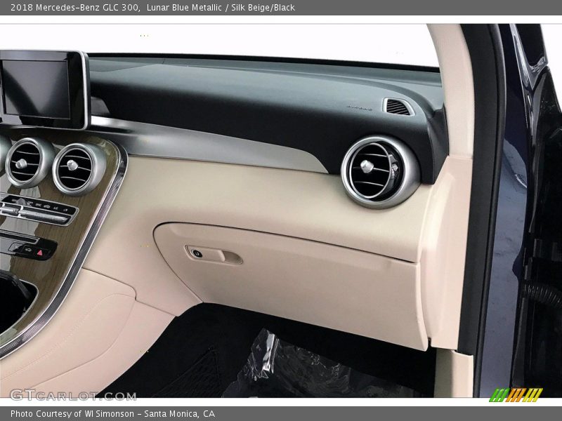 Lunar Blue Metallic / Silk Beige/Black 2018 Mercedes-Benz GLC 300
