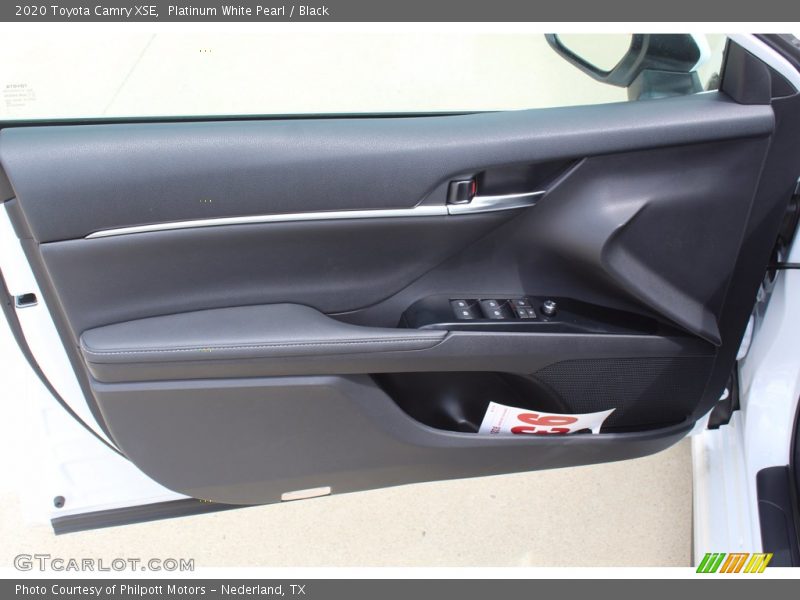 Platinum White Pearl / Black 2020 Toyota Camry XSE