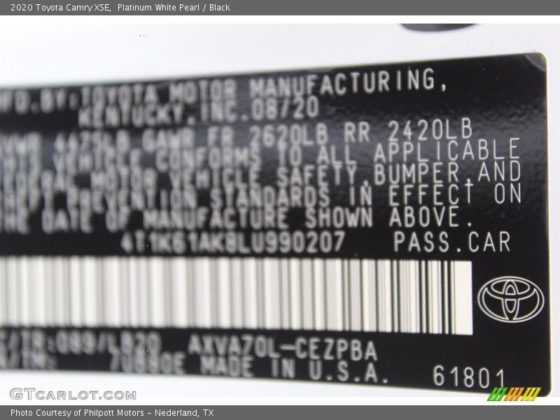 Platinum White Pearl / Black 2020 Toyota Camry XSE