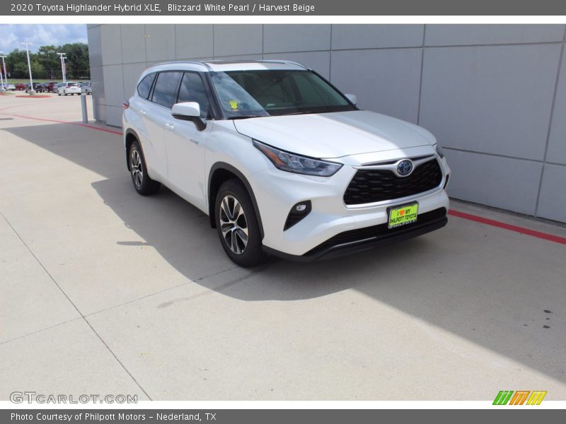 Blizzard White Pearl / Harvest Beige 2020 Toyota Highlander Hybrid XLE