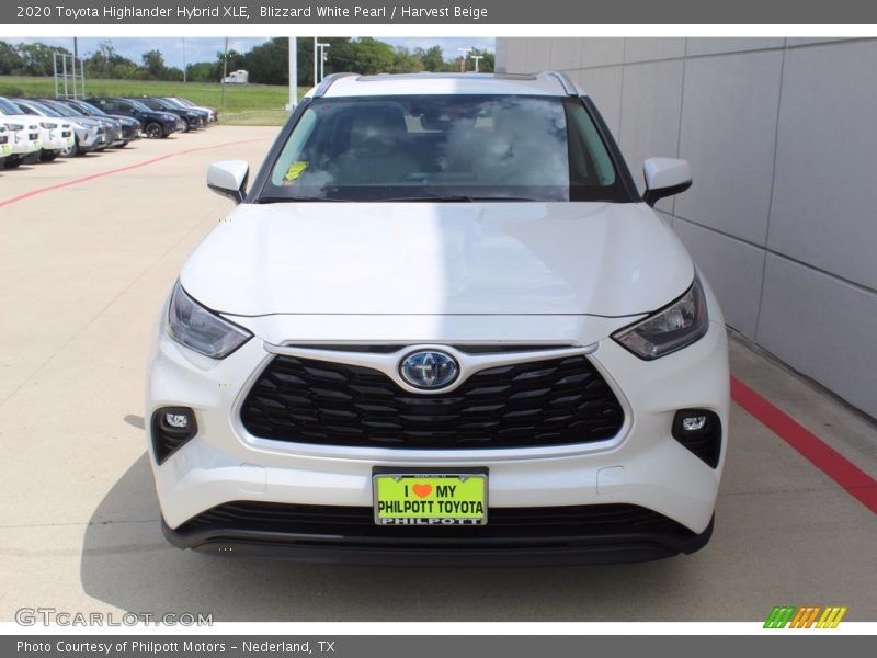 Blizzard White Pearl / Harvest Beige 2020 Toyota Highlander Hybrid XLE