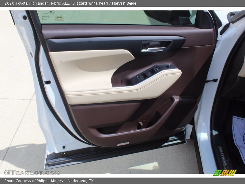 Blizzard White Pearl / Harvest Beige 2020 Toyota Highlander Hybrid XLE