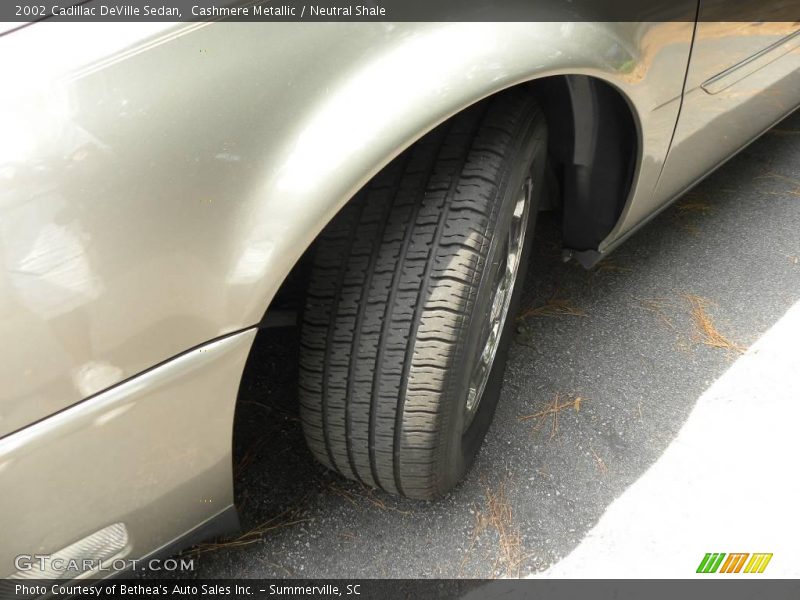 Cashmere Metallic / Neutral Shale 2002 Cadillac DeVille Sedan