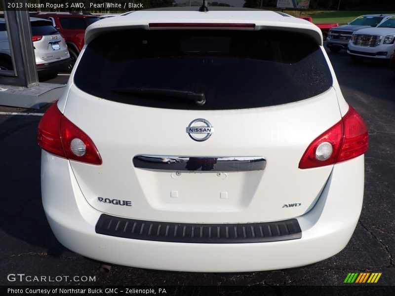 Pearl White / Black 2013 Nissan Rogue S AWD