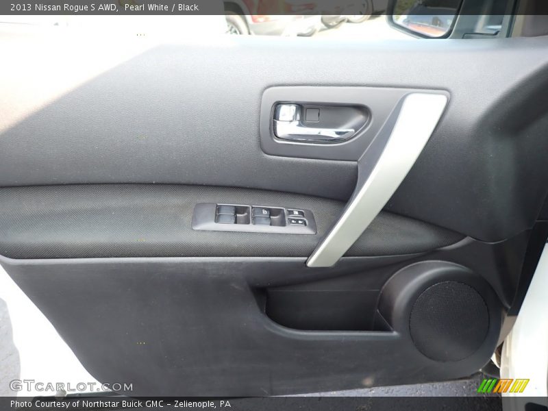 Pearl White / Black 2013 Nissan Rogue S AWD