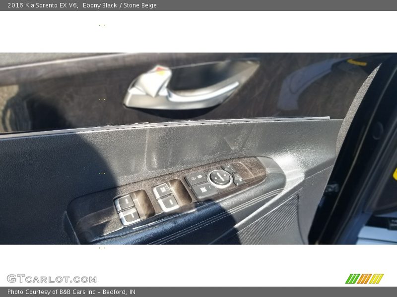 Ebony Black / Stone Beige 2016 Kia Sorento EX V6